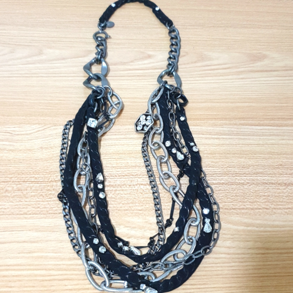 JUICY COUTURE RARE Drama necklace